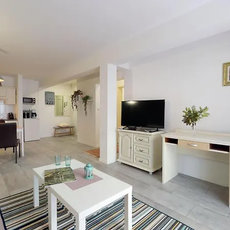 Mirta Deluxe Superior 5 Star Apartment, Your Piece Of Heaven By The Sea & Park, With Sea & Park View Novigrad  Zewnętrze zdjęcie