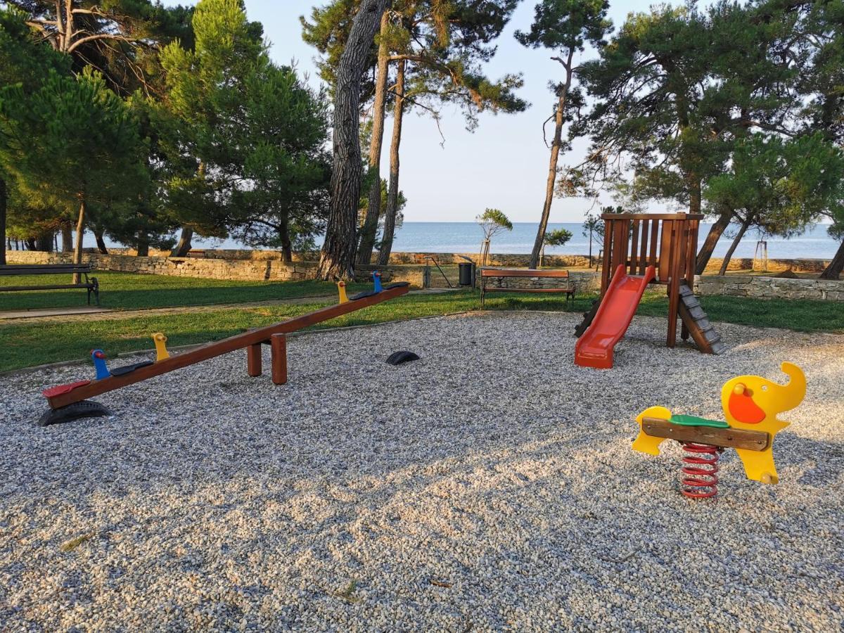 Mirta Deluxe: Seaside Serenity *