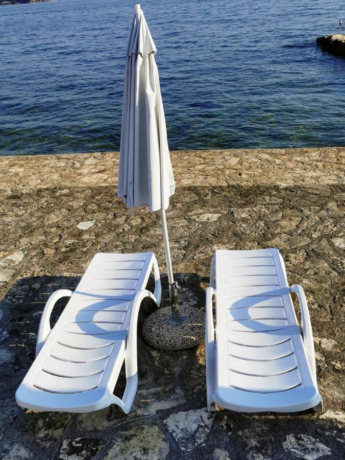 Mirta Deluxe: Seaside Serenity Apartment
