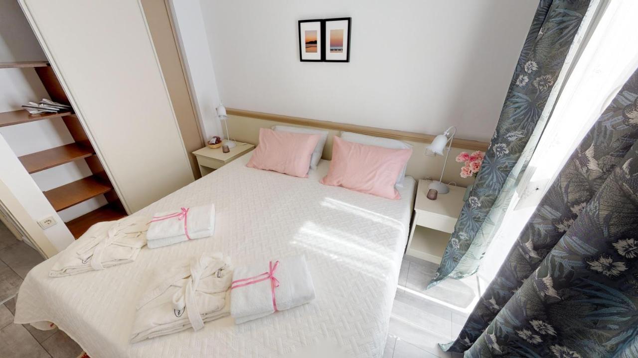 Apartment Mirta Deluxe: Seaside Serenity