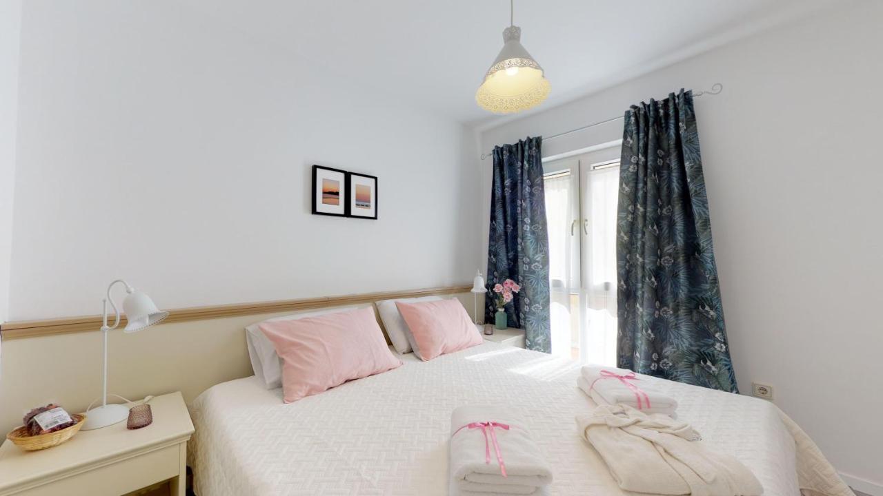 Apartment Mirta Deluxe: Seaside Serenity