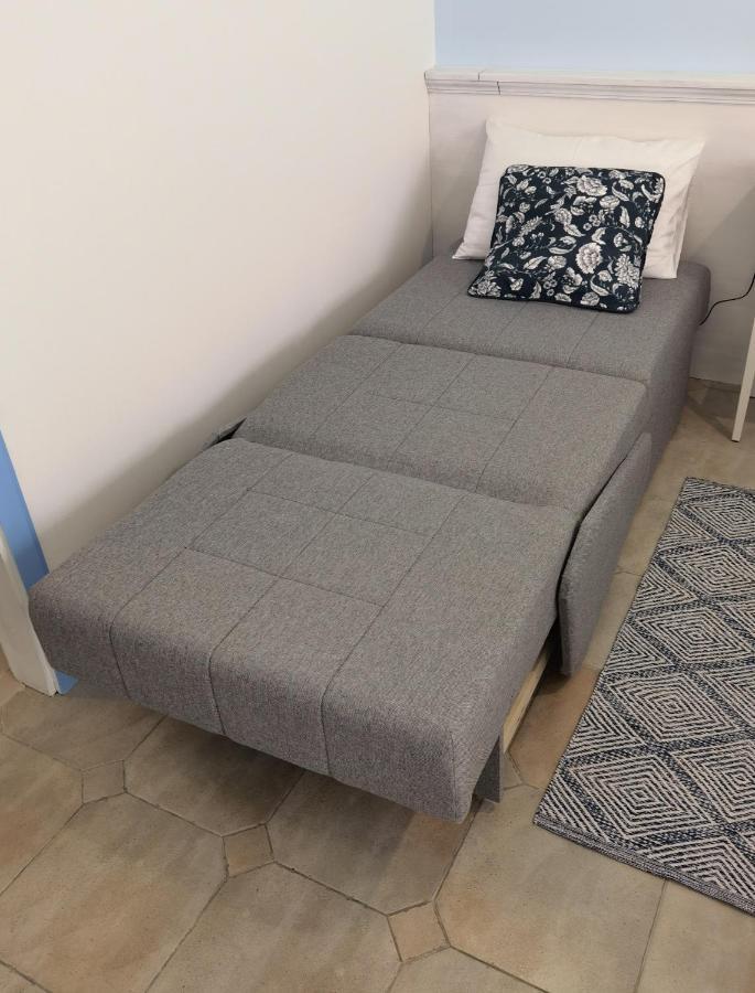 Apartment Mirta Deluxe: Seaside Serenity *