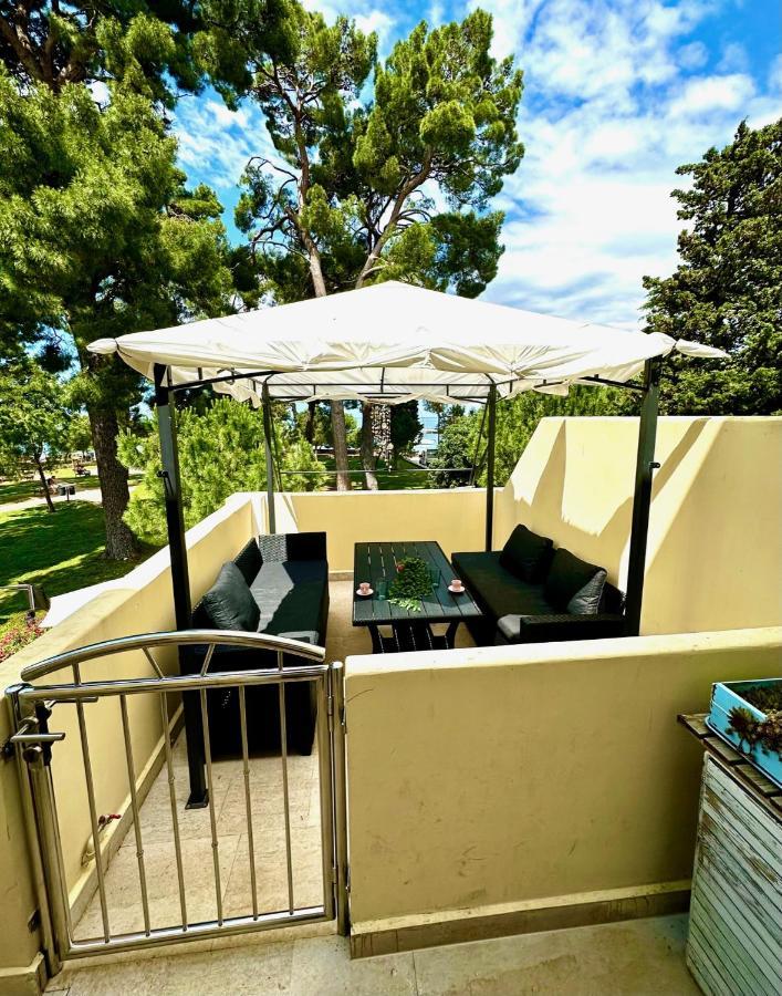 Apartment Mirta Deluxe: Seaside Serenity *