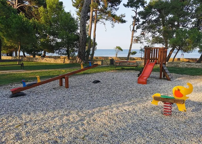 Mirta Deluxe Superior 5 Star Apartment, Your Piece Of Heaven By The Sea & Park, With Sea & Park View